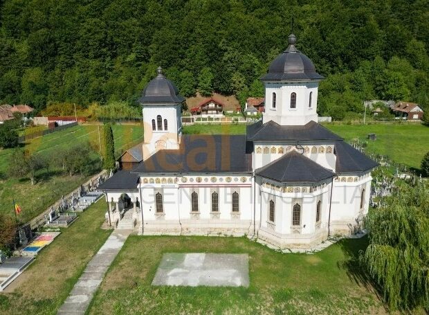 Vanzare teren 2200 mp in Poiana Sarata, comuna Oituz